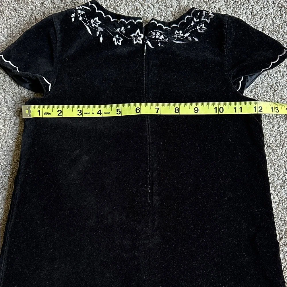 Old Navy Girls Black Velvet Dress with White Floral Embroidery size 4‎